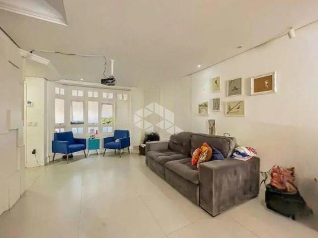 Casa com 3 quartos e piscina e lareira em Ipanema zona sul de Porto Alegre/RS