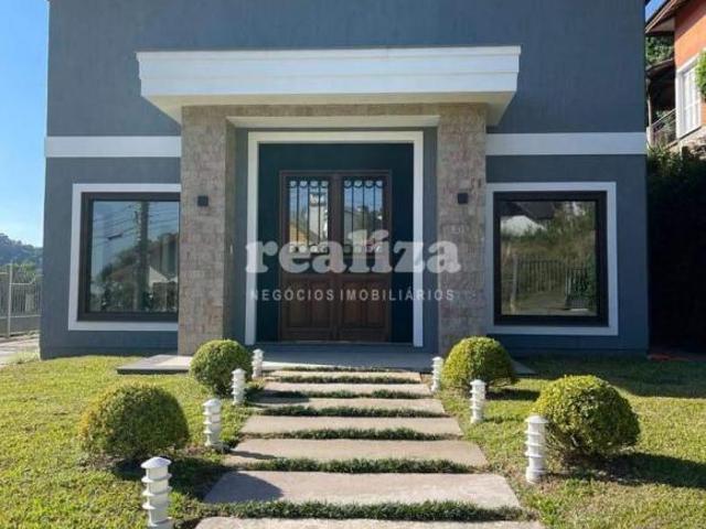 CASA COM 3 QUARTOS EM GRAMADO