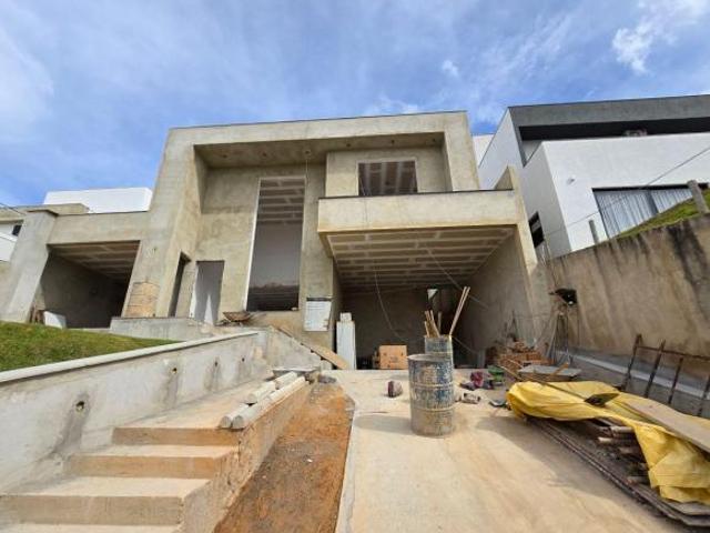 Casa com 3 quartos em terreno de 379 m² à venda condomínio Golden Class