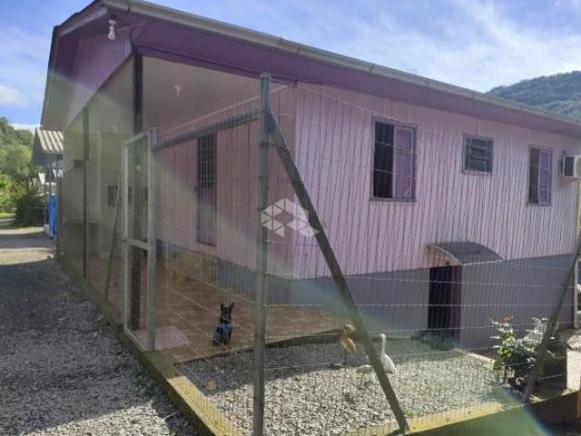Casa com 3 quartos, linha Capanema no interior de Santa Tereza