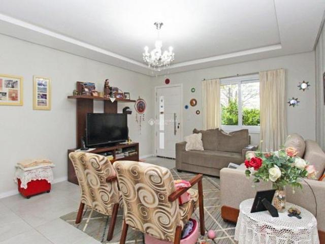 Casa com 3 quartos no bairro Guarujá