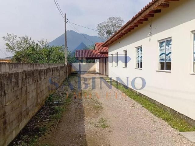 Casa Com 3 Quartos No Pacheco Pátio Compartilhado