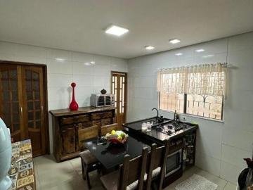 Casa com 3 Quartos na Guilhermina Oportunidade imperdivível