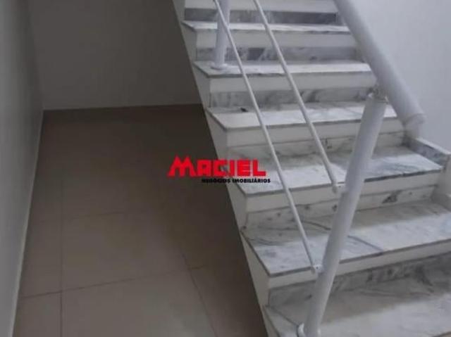 Casa com 3 Quartos sendo 1 St. à Venda, 144m² por R$ 650.000