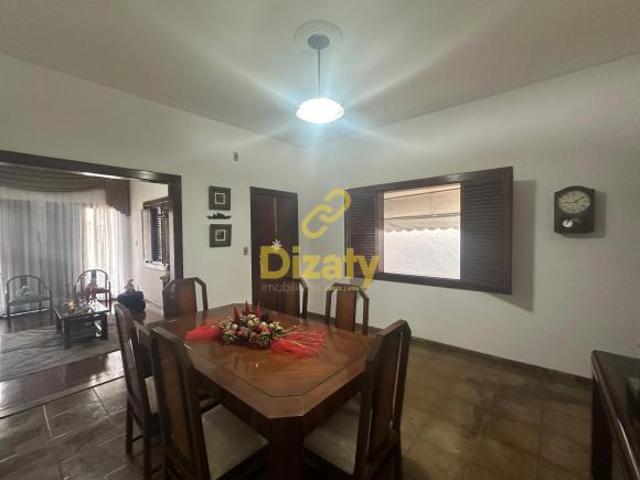 CASA COM 3 QUARTOS SENDO 1 SUÍTE, NO BAIRRO MANGABEIRAS