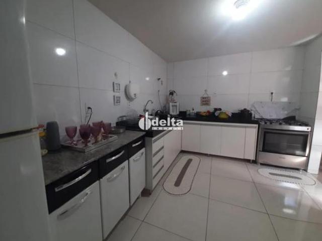 Casa com 3 quartos sendo 1 suíte para venda no Bairro Santa Luzia em Uberlândia MG