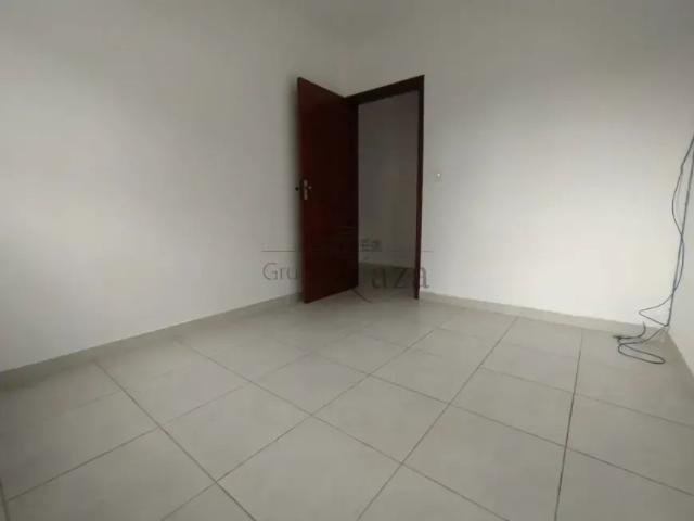 Casa com 3 Quartos para alugar, 140m² Bosque dos Eucaliptos