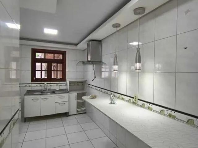 Casa com 3 Quartos para alugar, 140m² Feitoria