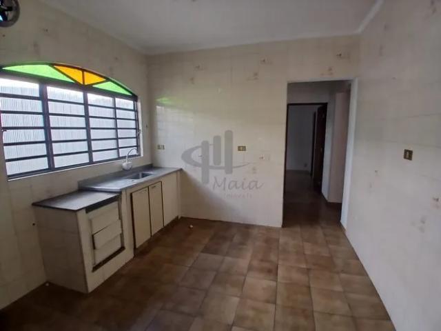 Casa Comercial localizado no Bairro Santo Antônio, em São Caetano Do Sul