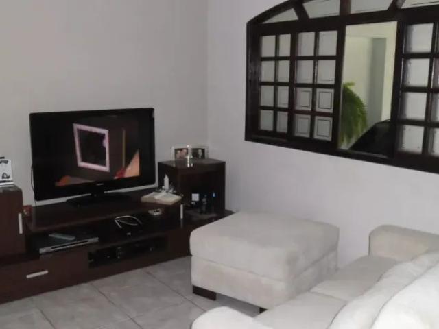 Casa com 3 Quartos para alugar, 180m² Metalúrgicos