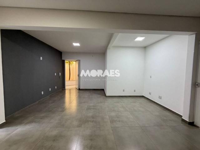 Casa com 3 quartos para alugar, 200 m² por R$ 5.000/mês Jardim América Bauru/SP