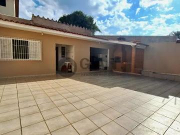 Casa com 3 Quartos para alugar, 230m² Vila Gabriel