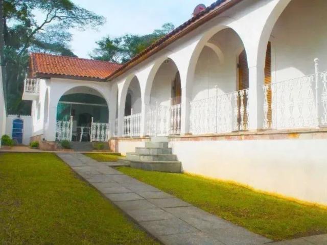 Casa com 3 Quartos para alugar, 296m² Jardim Marajoara