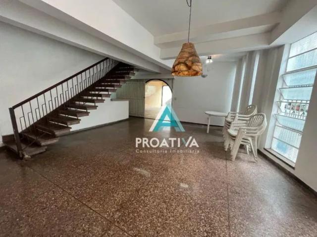 Casa com 3 Quartos para alugar, 348m² Centro