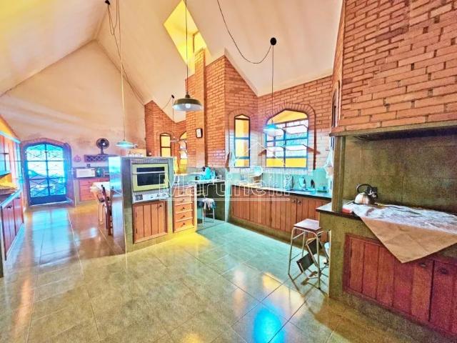 Casa com 3 Quartos para alugar, 485m² Centro