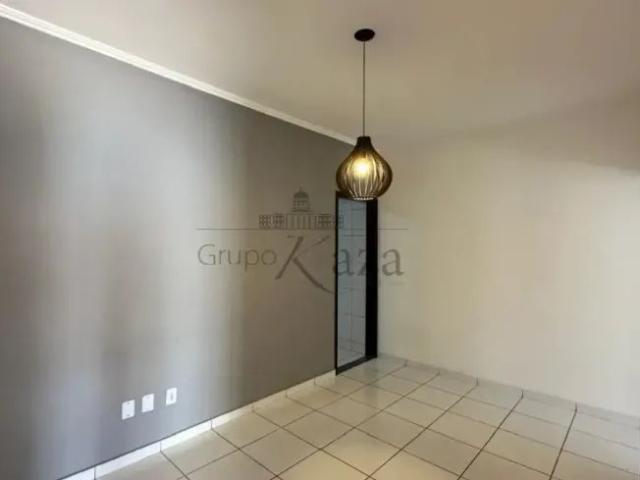 Casa com 3 Quartos para alugar, 70m² Bosque dos Eucaliptos