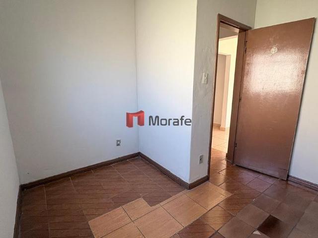 Casa com 3 quartos para alugar no bairro Glória, 80m²
