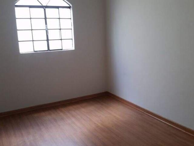 Casa com 3 quartos para alugar no bairro Palmeiras, 94m²