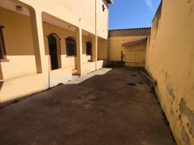 Casa com 3 quartos para alugar no bairro Planalto, 100m²