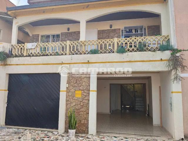 Casa com 3 quartos para alugar no Sítio Cercado, Curitiba