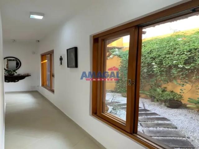 Casa com 3 quartos para locação no Jardim Siesta