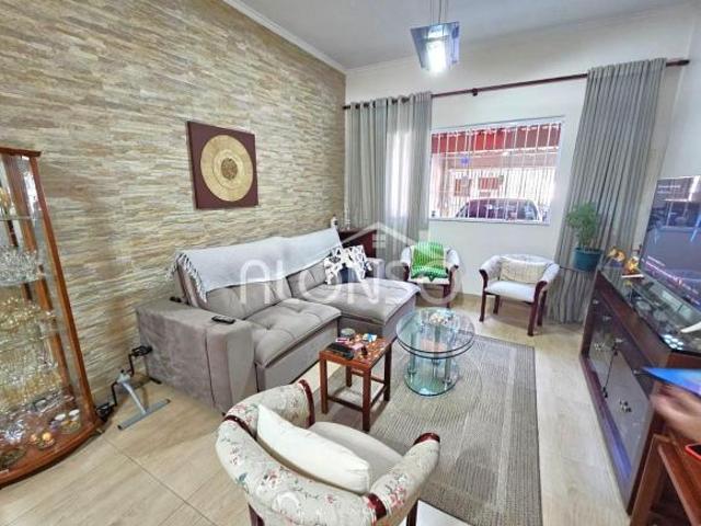 CASA COM 3 QUARTOS PERTO DO METRÔ VILA SÔNIA!