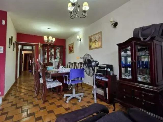 Casa com 3 suítes, 4 vagas de garagem no Jardim da Saúde