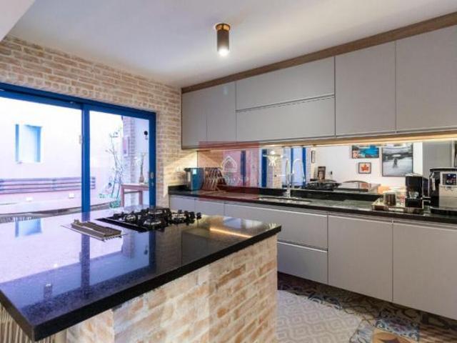 Casa com 3 suítes, 2 vagas e com 184m² Brooklin