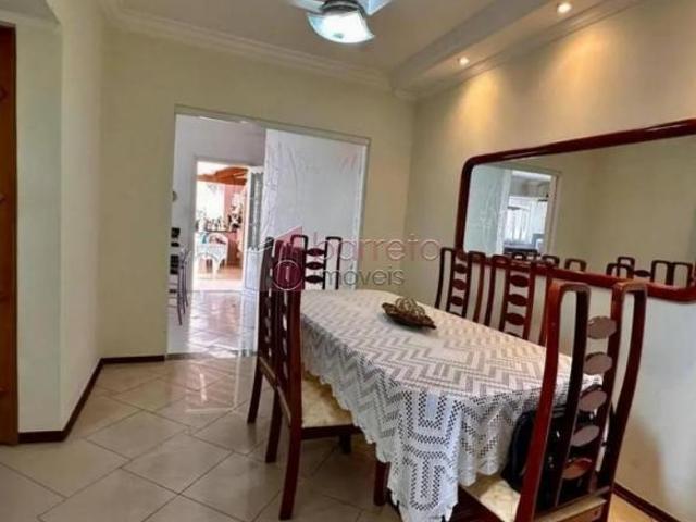 CASA COM 3 SUÍTES À VENDA NO JARDIM PAULISTA II EM JUNDIAÍ/SP