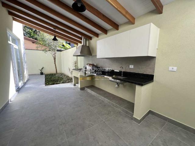 Casa com 3 suítes a venda em Juquehy! Venha conferir!