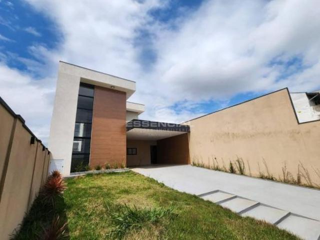 Casa com 3 suítes à venda, por R$ 800.000 Central Parque Botucatu/SP