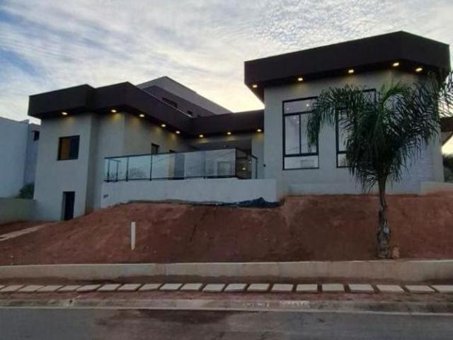 Casa com 3 suítes à venda, 238 m² por R$ 1.850.000 Condomínio Residencial Euroville II Bragança
