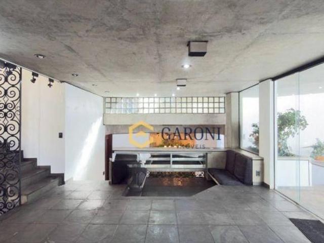 Casa com 3 suítes à venda, 550 m² com piscina Alto de Pinheiros São Paulo/SP