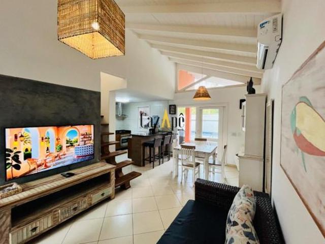 Casa com 3 Suítes e Piscina Privativa à Venda em Camburi | Escritura Definitiva