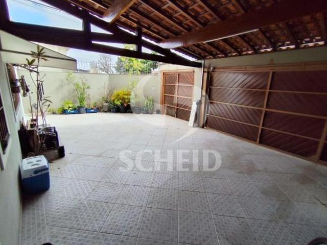casa com 3 suítes e 3 vagas no marajoara