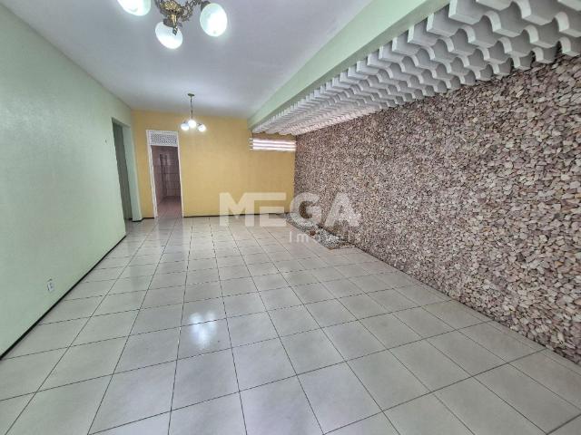 Casa com 3 suítes no bairro São Gerardo em Fortaleza, CE