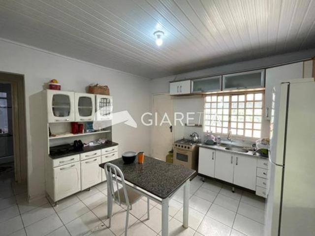 Casa com terreno amplo à venda, JARDIM PANCERA, TOLEDO PR
