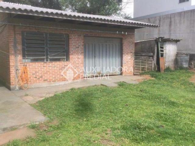 Casa com terreno amplo prox Shoping