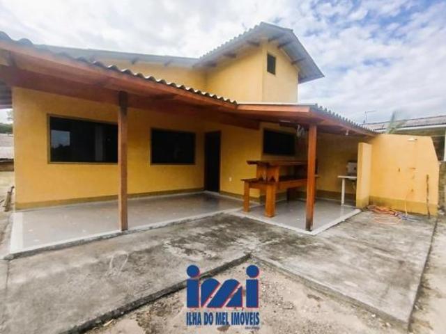 Casa com terreno amplo