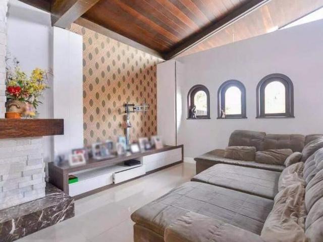 Casa com Terreno Amplo, 4 quartos 6 vagas à venda Vista Alegre Curitiba/PR