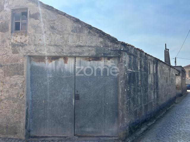 Casa com terreno de 2000 m2 em Criaz Apúlia