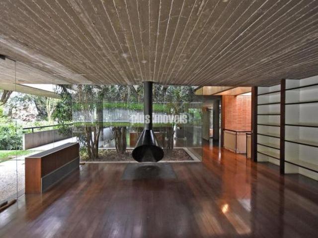 Residência com 4 Quartos 4 Suites 9 Vagas em Cidade Jardim!