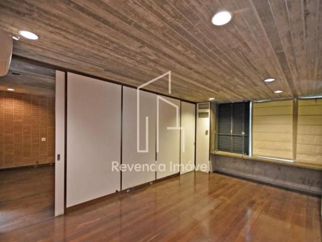 CASA COM TERRENO DE 3.100M² NA REGIÃO DA CIDADE JARDIM