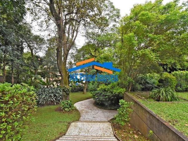 CASA COM TERRENO DE 3.100M² NA REGIÃO DA CIDADE JARDIM/SP