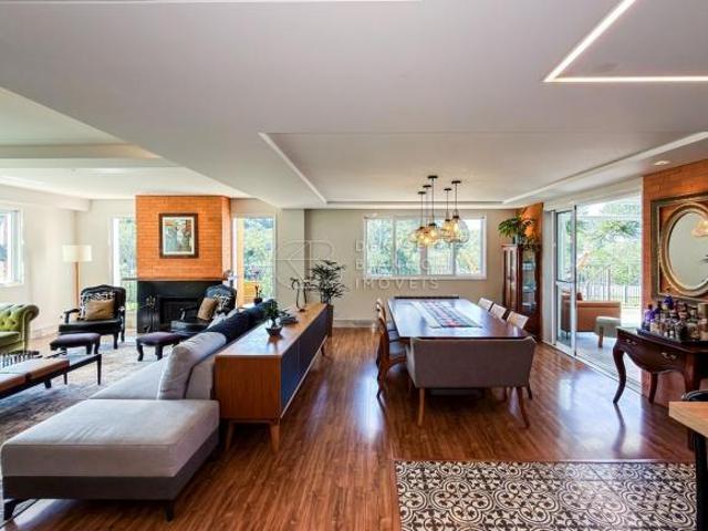Casa com terreno de 4.000m2 em Santa Felicidade, c
