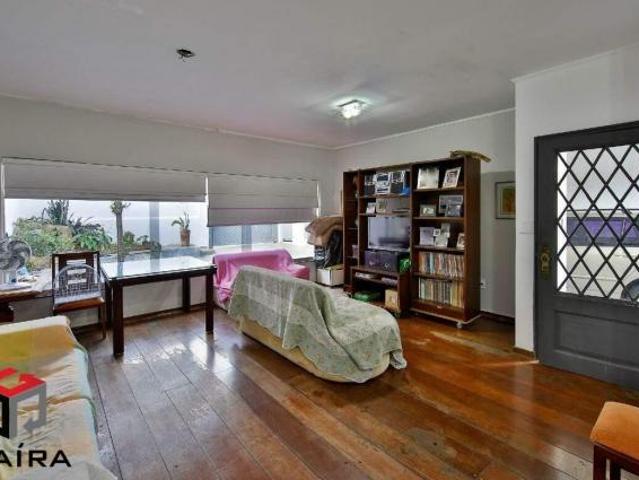 Casa com terreno de 640 m², localizada no Bosque da Saúde São Paulo SP
