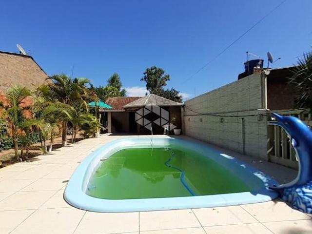 Casa com terreno de 820 m2 privativos Hipica em Porto Alegre