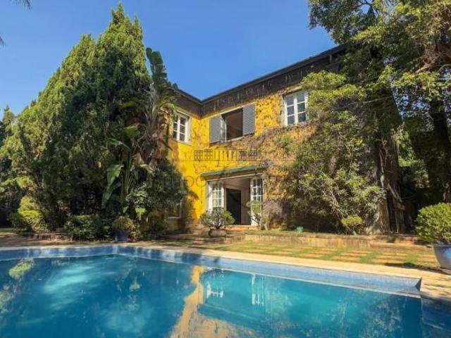 Casa com terreno excepcional Jardim América 800m² construídos em 2.473m² de terreno