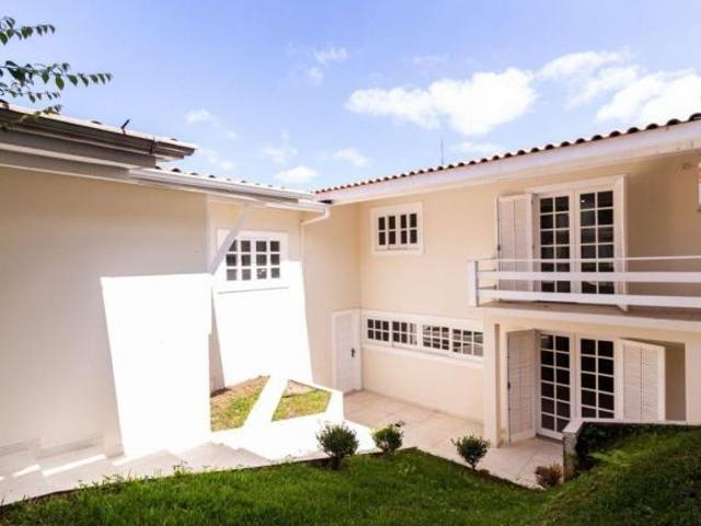 CASA COM TERRENO, ESPAÇO GOURMET E APARTAMENTO