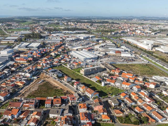 Casa com Terreno para Construção Leça da Palmeira